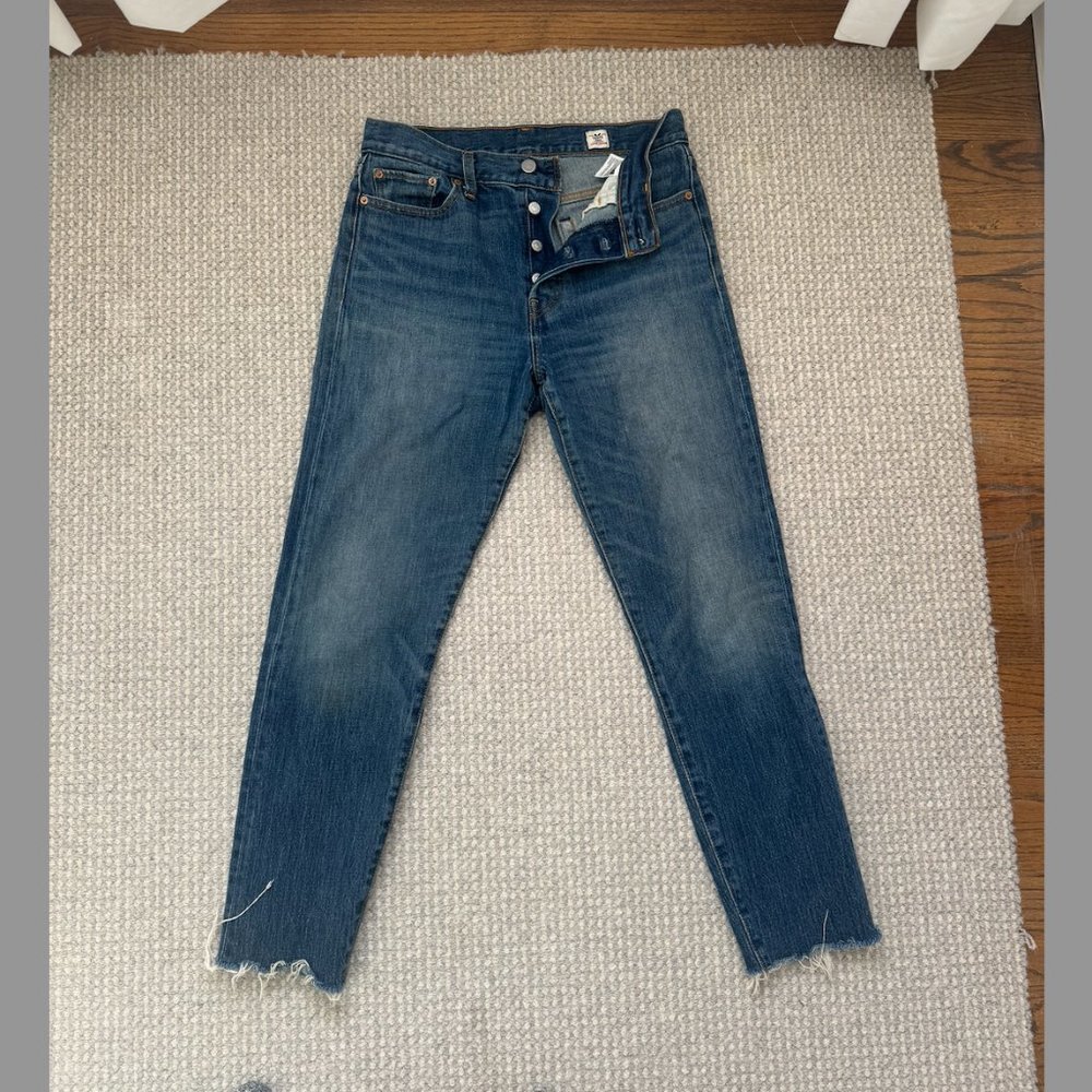 Levi's | Size 29 Wedgie Skinny Fray Ankle Crop White Oak Cone Classic Tint